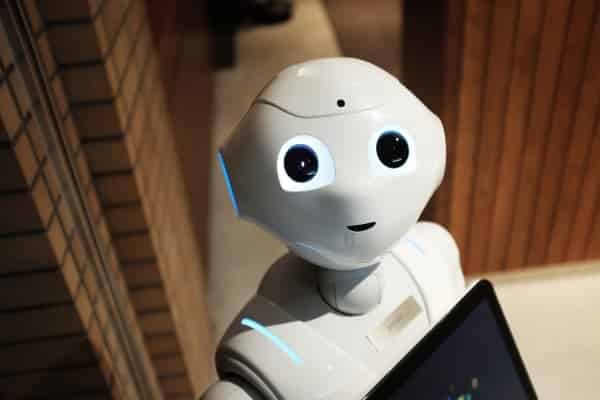 6 Ways to Revolutionize Your Digital Marketing Strategy 4 use chatbots for digital experience